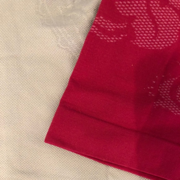 Bundle of 4 Body Hugging Athletic Workout Tops - Picture 5 of 8